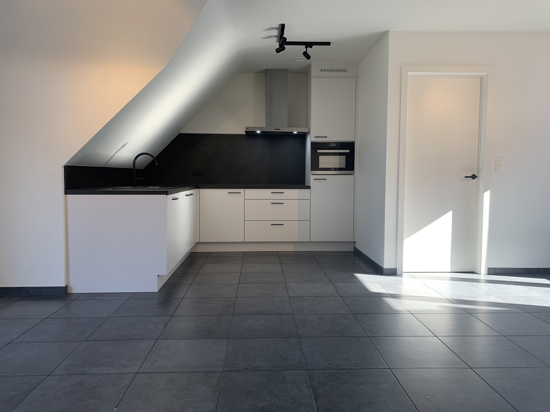 Lichtrijk en modern dakappartement met zuidgericht terras - foto 3