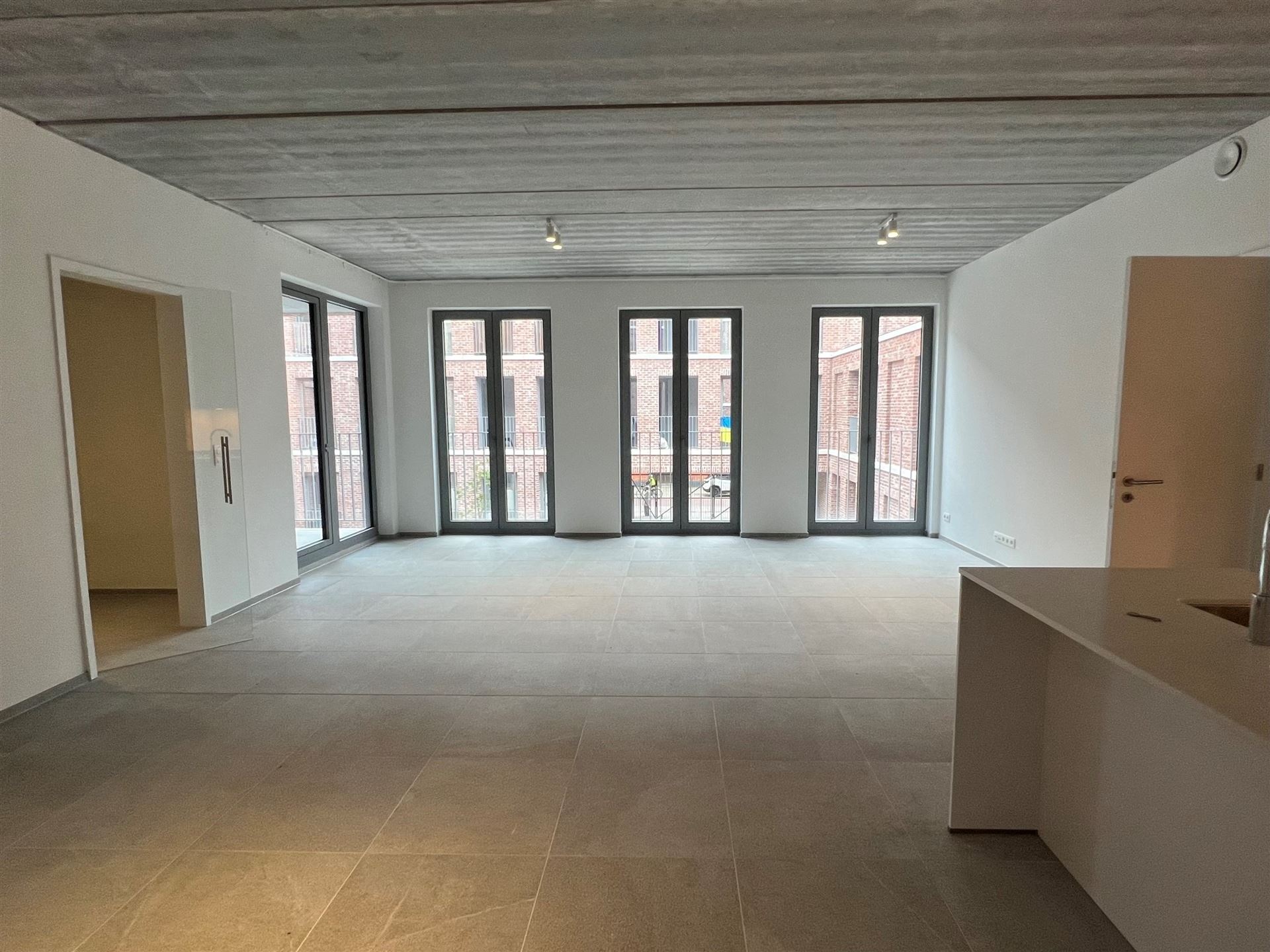 Nieuwbouw appartement met drie slaapkamers - foto 4