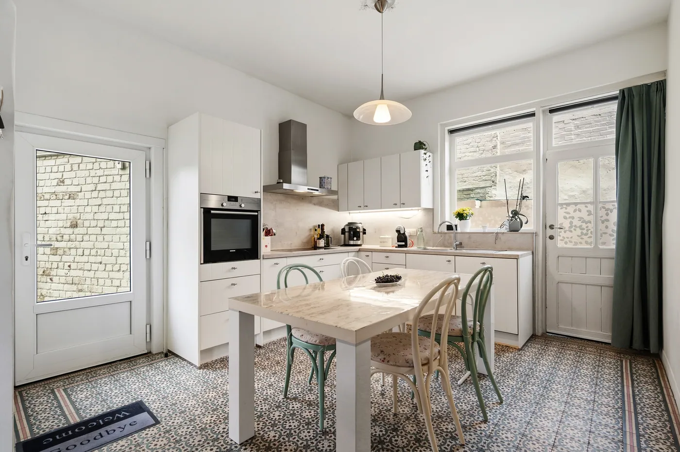 Instapklare karaktervolle woning op uitstekende locatie in Sint-Joris-Weert - foto 4