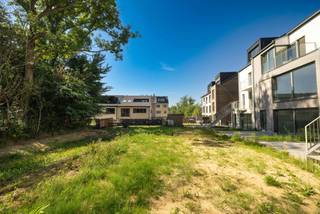 Deze nieuwe woning van 270 m² ligt in een rustige woonwijk en valt op door zijn royale volumes, zijn lichtinval en zijn ideale indeling voor...