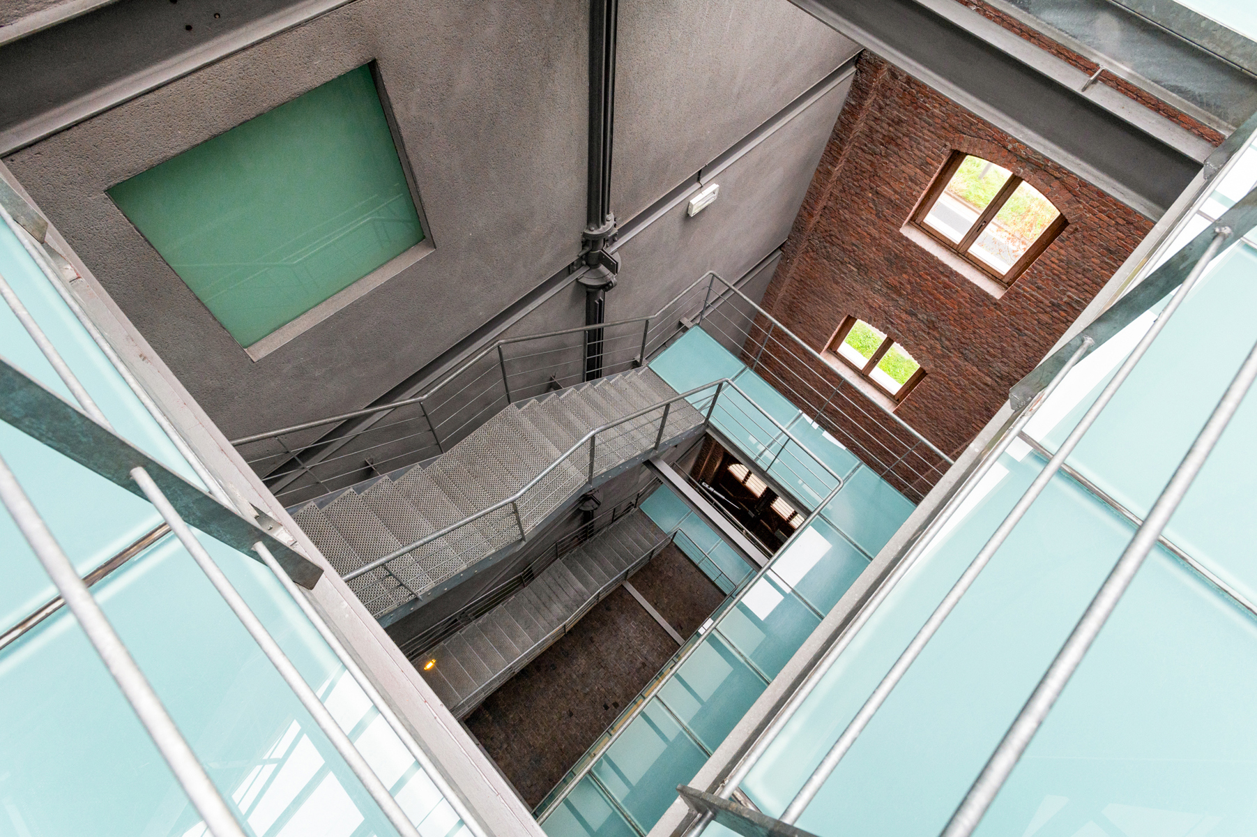 Knappe, industriële loft met terras én 5 autostaanplaatsen - foto 5