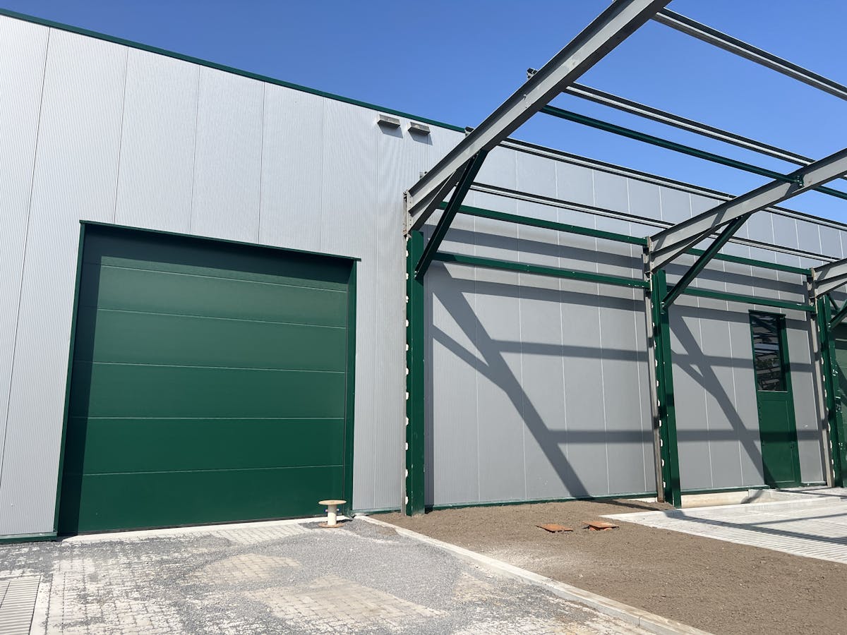 RE|CORE, The Sheds, SME units, 263m², parking, prime location - photo 1