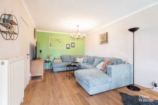 Halfopen woning met EPC-label C, gelegen in een rustige doodlopende straat in het hart van Merchtem, combineert comfort met een ideale ligging...