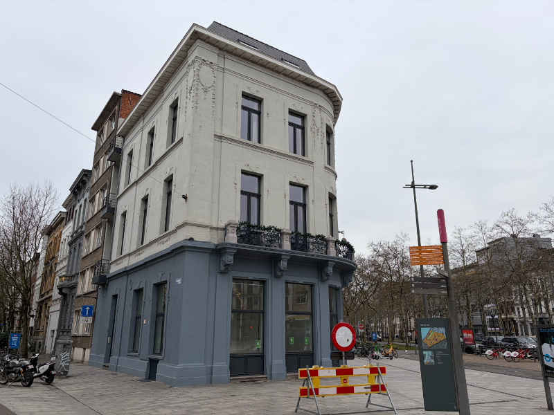 Commercial à louer à Anvers - photo 2
