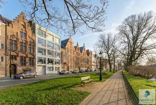 Modern Luxe-Appartement met 3slpk - terras en dubbele autostaanplaatsDit exclusieve penthouse van 115 m² ligt in het hart van Brugge en biedt een...