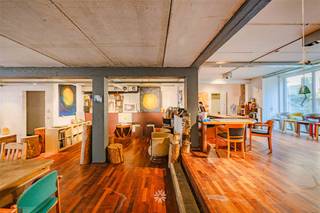 GENT - Bent u op zoek naar een uitzonderlijk  handelspand met 4 studentenkamers en tuin op unieke ligging in Gent? Dan is dit pand iets voor u! De...