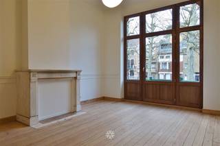 GENT - Parklaan: Op zoek naar een nieuwe studio te huur in Gent? Dan is dit pand mogelijk iets voor u. De belangrijkste troeven in een notendop: *...