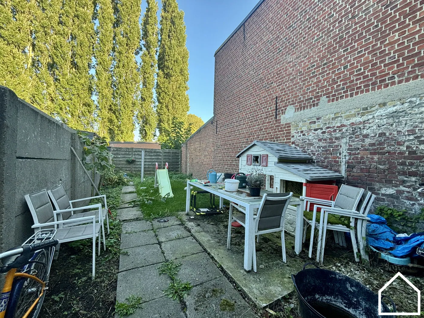 Rijwoning met 3 slaapkamers en tuin in hartje Elverdinge - foto 2