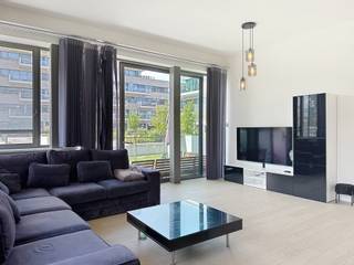 Prinse Boudewijnlaan 265A/001: Lichtrijk modern appartement met indeling als volgt: Inkomhal met apart toilet en berging (aansluiting wasmachine),...