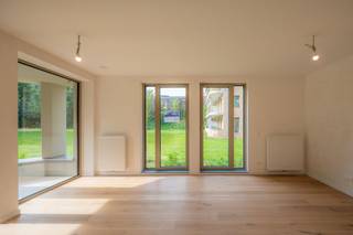 Bent u op zoek naar een instapklaar en energiezuinig appartement in de meest dynamische buurt van Brussel? Dit recent opgeleverde...