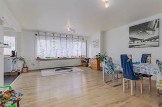 <p><span> </span></p><p><span> </span></p><p><span>This well-kept apartment is located in the Jan Welterslaan in Deurne, an easily accessible neighborhood with numerous amenities in the immediate vicinity. Several streetcar and bus stops, Velo stations, supermarkets and schools. Want to get around quickly? That works effortlessly here thanks to the good accessibility and the municipal park Bremweide around the corner. </span></p><p><span> </span></p><p><span>The apartment is located on the second floor of a small building with six residential units.</span></p><p><span> </span></p><p><span>Layout</span></p><p><span> </span></p><p><span>located on the second floor</span></p><p><span> </span></p><p><span>entrance hall with wardrobe</span></p><p><span> </span></p><p><span>separate toilet</span></p><p><span> </span></p><p><span>bathroom with walk-in shower and washbasin cabinet</span></p><p><span> </span></p><p><span>bright living space</span></p><p><span> </span></p><p><span>open, fully equipped kitchen with oven and dishwasher</span></p><p><span> </span></p><p><span>bedroom 1 (15 m²)</span></p><p><span> </span></p><p><span>bedroom 2 (12.5 m²)</span></p><p><span> </span></p><p><span>two cellar compartments</span></p><p><span> </span></p><p><span>General building</span></p><p><span> </span></p><p><span>small-scale residence (6 apartments)</span></p><p><span> </span></p><p><span>no elevator</span></p><p><span> </span></p><p><span>fixed costs: </span><span>€50/month</span></p><p><span> </span></p><p><span>Advantages</span></p><p><span> </span></p><p><span>central location in Deurne with easy accessibility</span></p><p><span> </span></p><p><span>turnkey apartment with efficient layout</span></p><p><span> </span></p><p><span>2 spacious bedrooms</span></p><p><span> </span></p><p><span>2 private cellars</span></p><p><span> </span></p><p><span>Are you interested in this apartment in Deurne, are you looking for other real estate or do you want to know the value of your property? Then BOLT immo is the right place for you! We will gladly help you.</span></p>