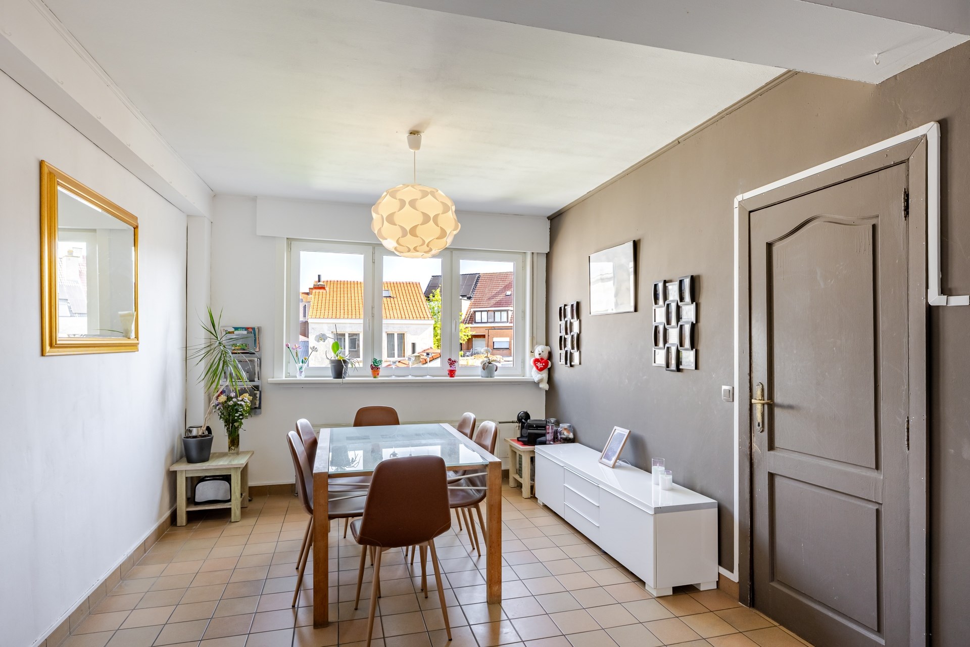Ruime gezinswoning (225 m²) met 6 slaapkamers, garage en zonnige tuin in Oostende - foto 5