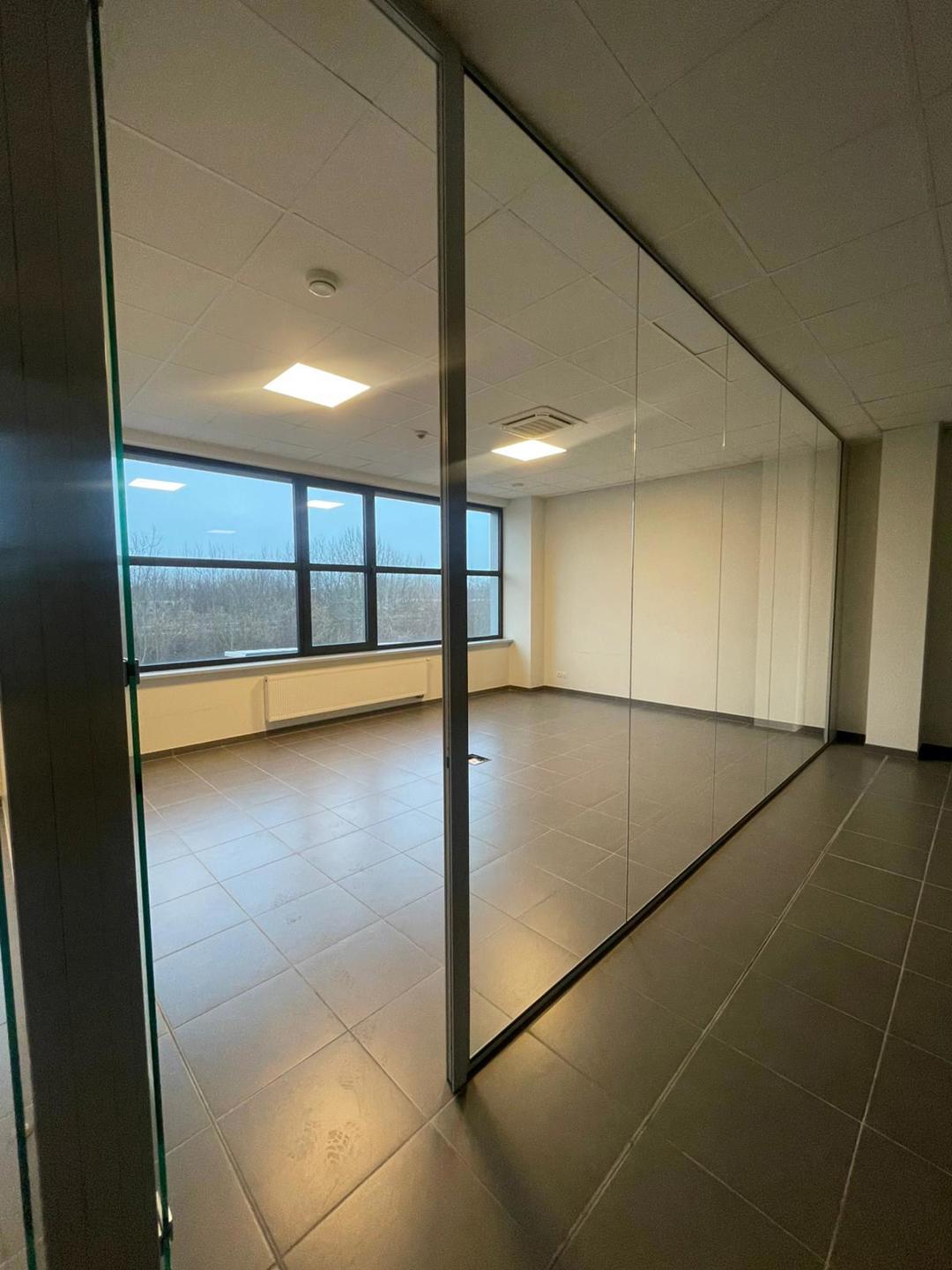 Bedrijfsruimte met kantoren te huur in Erembodegem - foto 3