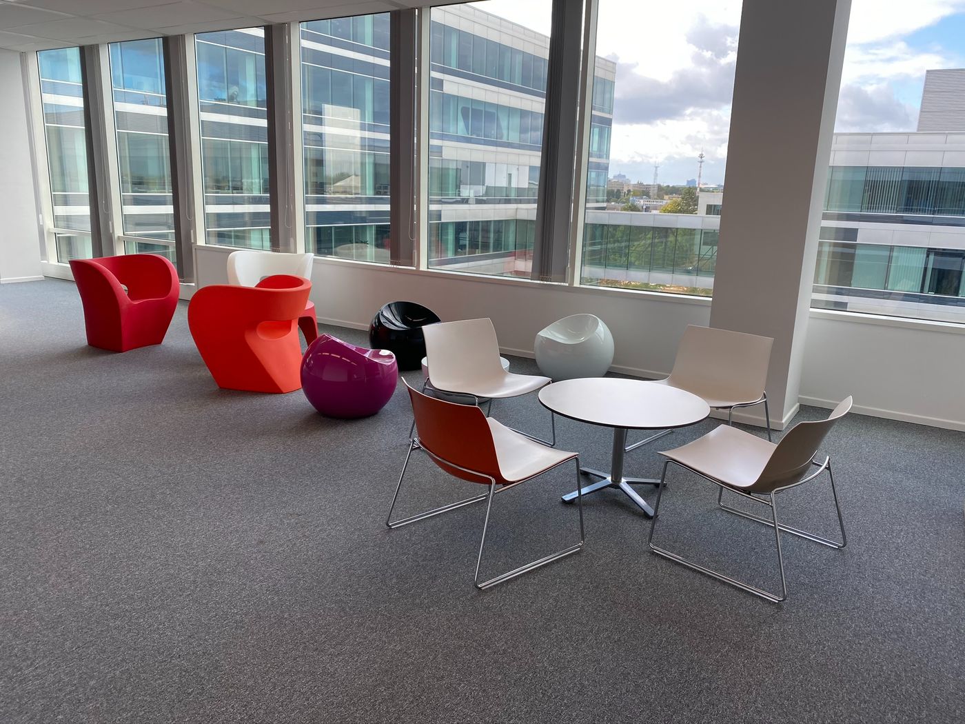 448 m² de bureaux high-tech avec une visibilité unique le long de l'A201 - photo 4