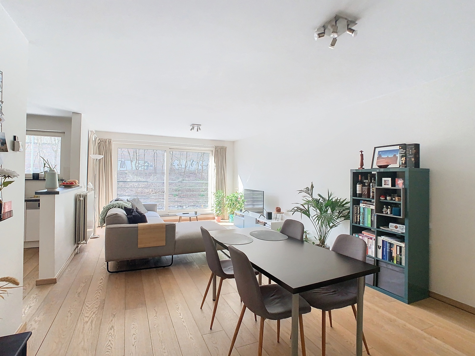 Mooi afgewerkt 2-slaapkamer appartement met 2 terrassen en gesloten garagebox. - foto 5