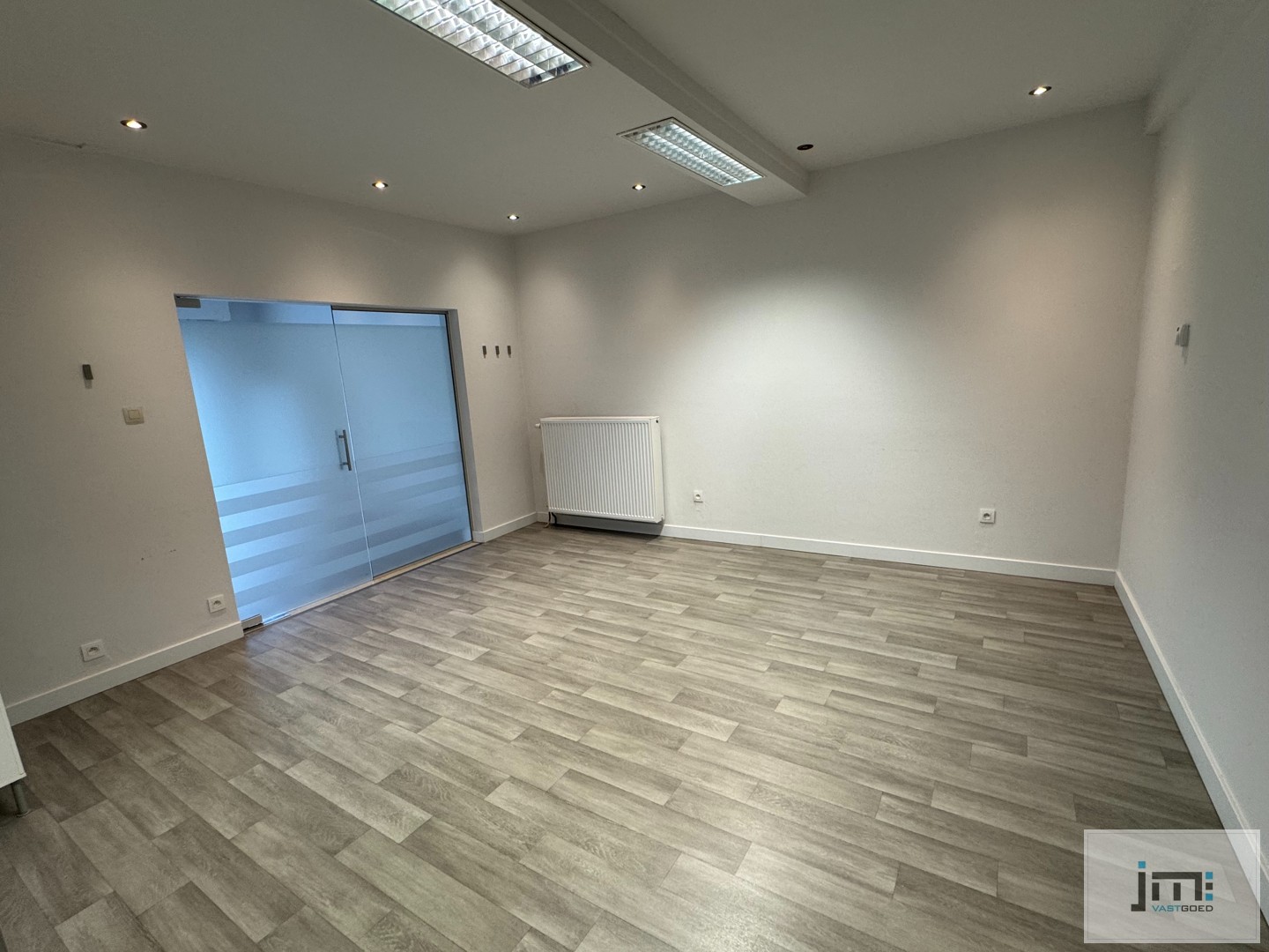 Mooi ingericht kantoor/winkel - photo 5