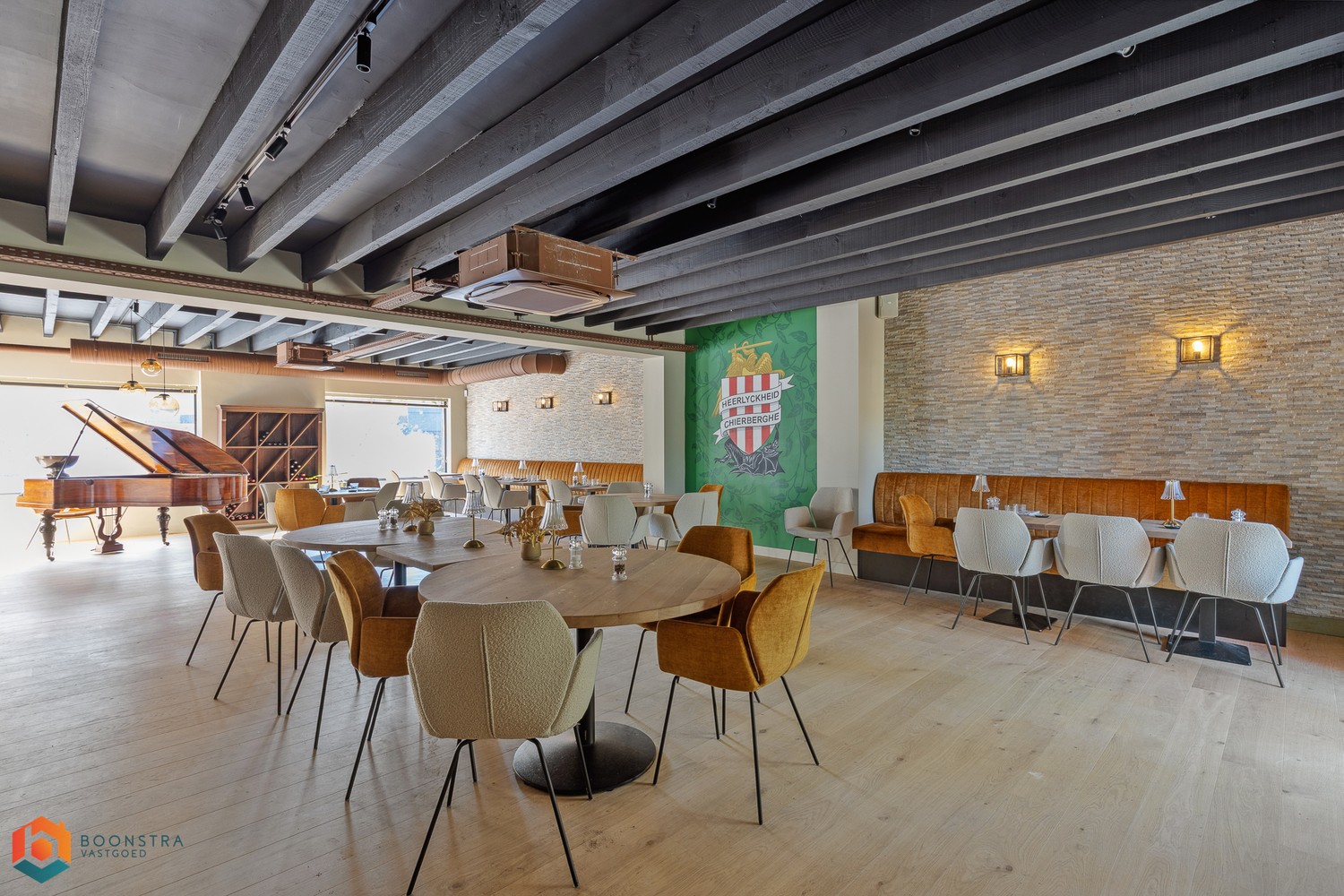 Grondig gerenoveerd handelsgelijkvloers met woonst en ruime parking - foto 5