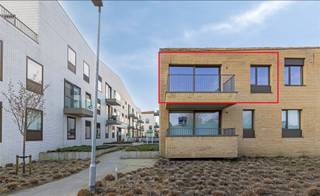 COMFORTABELE ASSISENTIEWONING MET 2 SLAAPKAMERS, TERRAS EN KELDERBERGINGDe assistentieflat is gelegen op de 1ste verdieping van een kleinschalig...