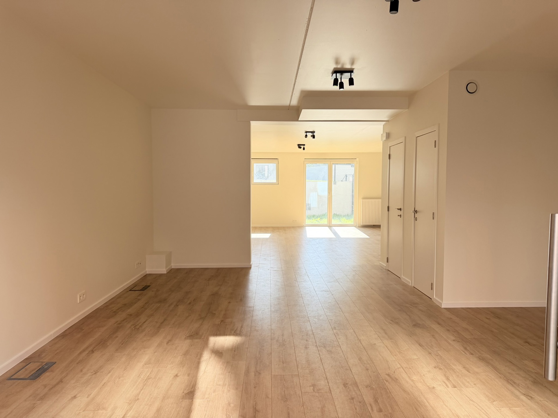 Commercial for rent in Brussels - photo 5