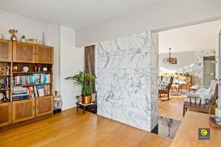 Ruim, lichtrijk en instapklaar 2 à 3 slaapkamer hoek-appartement met uitgestrekt ZW-terras!Dit gezellig en charmant appartement (103m²) met...