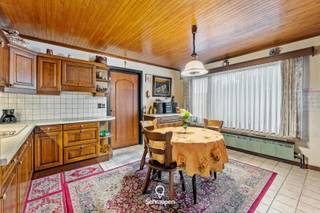 We vinden deze te renoveren/af te breken woning op ideale ligging nabij natuurgebied De Teut. Voor meer informatie...