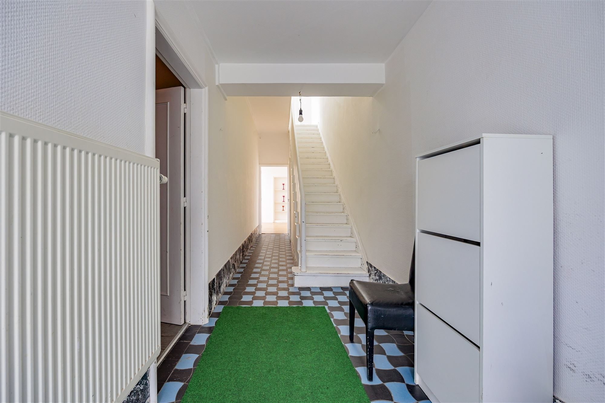 Instapklaar huis met magazijn in het centrum - foto 4