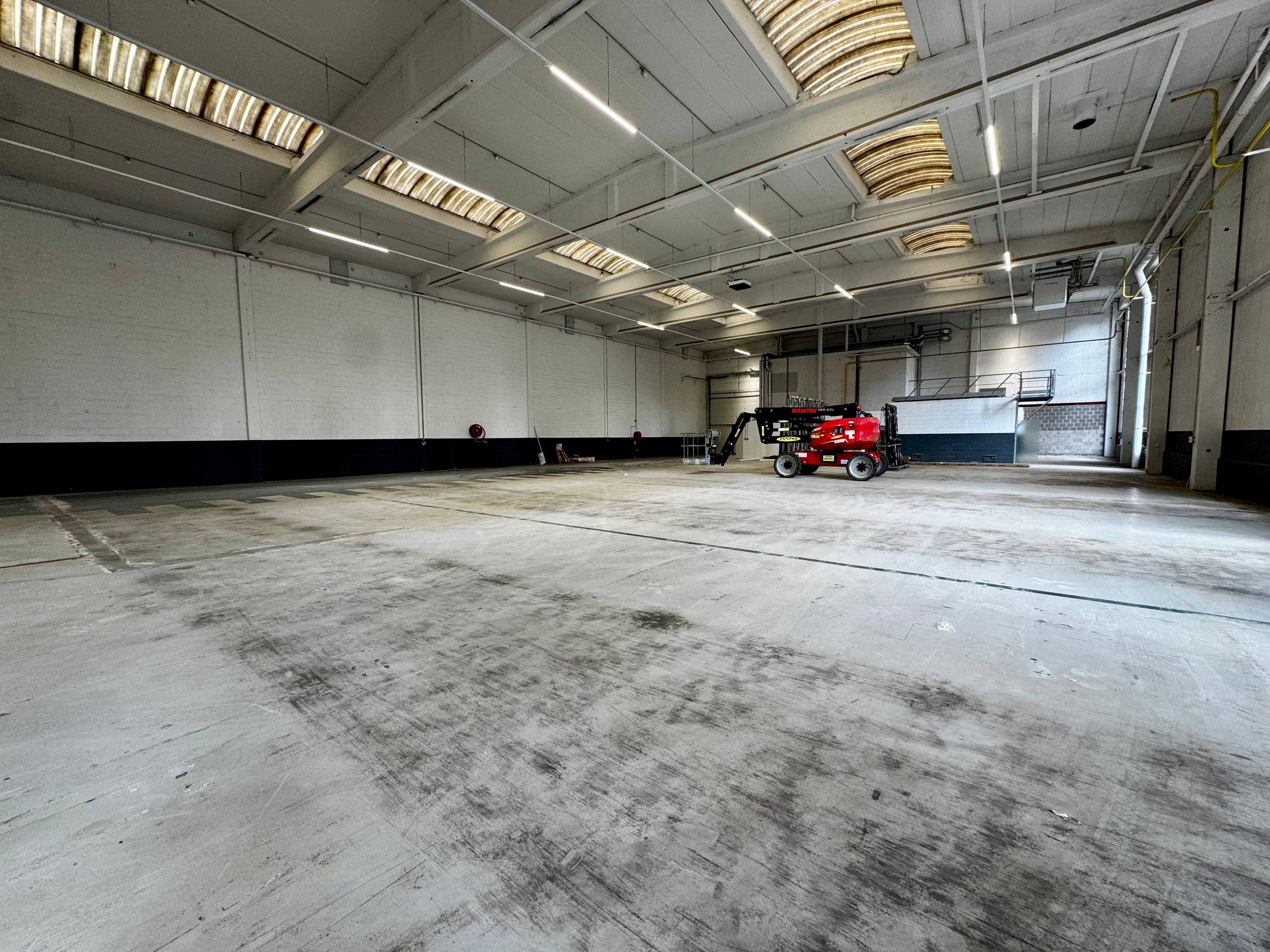 Magazijnruimte van 1.001 m² met kantoor in de haven van Antwerpen - foto 4