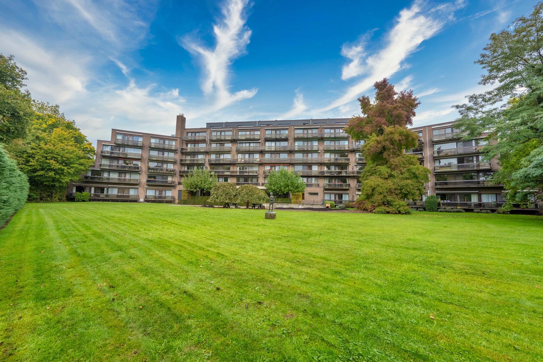 Degelijke serviceflat met terras in Residentie LINDENHOF - foto 1