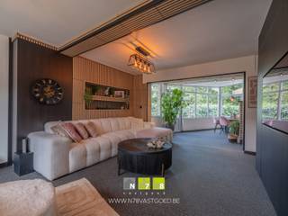 <p><strong>VRIJSTAANDE SPLIT-LEVEL WONING MET 4 SLAAPKAMERS OP EEN PERCEEL VAN 4A82CA OP EEN RUSTIGE LOCATIE TE DILSEN-STOKKEM (LANKLAAR)<br /><br /></strong></p>
<span><strong>TROEVEN<br /></strong>- <span>Gelegen op een rustige locatie nabij de Zuid-Willemsvaart te Lanklaar. <br />- Dichtbij Maasmechelen Village en het Nationaal Park Hoge Kempen. (fietsroutes,wandelpaden,...)<br />- De woning werd grondig gemoderniseerd en voorzien van alle comfort! </span><br />- Elektriciteit is conform!<br />- De woning is uitgerust met het nodige leidingwerk voor radiatoren en het warmtepompsysteem. <br />- Goede EPC-waarde: C-klasse!<br />- Voorzien van alle moderne technieken: laadpaal, 18 zonnepanelen, rolluiken, airco,... <br />- Verschillende terrassen en ruime veranda aan de achterzijde van de woning. <br />- Veel parkeermogelijkheden aan de voorzijde van de woning. <br /><strong><br />KELDERVERDIEPING -1<br /></strong>- Inpandige garage op straatniveau <span>(4,00m x 6,70m = 26,80m²): momenteel ingericht als ontspanningsruimte, automatische sectionaalpoort, elektrische verwarming, maatkast met lavabo, plafondpanelen, raampartijen, dompelpomp put garage, tegelvloer.<br /></span>-Bergruimte onder de trap <span>(1,15m x 0,89m = 1,02m²). </span><br />-Wasruimte (3,77m x 5,21m =19,64m²): muren geïsoleerd, ventilatie, elektrische boiler, aansluiting wasmachine/droogkast, raampartij, tegelvloer. <br />-Bergruimte (3,10m x 4,00m =12,40m²): grondwaterpomp. <br /><strong><br />GELIJKVLOERS 00<br /></strong>- Inkomhal (2,00m x 1,60m = 3,20m²): vestiairekast, steentapijt. <br />- Woonkamer <span>((3,85m x 6,28m) + (1,25m x 4,62m) + (4,20m x 2,50m) =41,76m²): pelletkachel, inbouwkasten, airco, veel natuurlijk lichtinval dankzij de raampartijen, trap naar verdieping 1, trapje naar de keuken en hal, steentapijt. </span></span><br /><span>- Keuken (3,96m x 3,40m = 13,46m²): geïnstalleerd met onder-bovenkasten, spoelbak, combi-oven, stoomoven, wijnkoeler, vaatwasser, koelkast, afzuiging, airco, steentapijt. <br /></span><span>- Hal <span> (0,96m x 9,33m = 8,96m²): luik naar de zolder, steentapijt.</span></span><br /><span>- Badkamer </span><span>(2,79m x 2,10m = 5,86m²): ingericht badkamermeubel met dubbele lavabo, lades, kolomkast, spiegelkasten; inloopdouche, toilet, elektrische verwarming, afzuigventilatie, tegelvloer. <br />- Slaapkamer 1 (2,83m x 2,39m = 6,76m²): inbouwkasten, elektrische verwarming, steentapijt. <br />- Slaapkamer 2 ((2,55m x 2,83m= 7,22m²): inbouwkasten, elektrische verwarming, steentapijt. <br />- Slaapkamer 3 of 2 (3,10m x 3,33m = 10,32m²): inbouwkasten, airco, elektrische verwarming, steentapijt. </span><br /><br /><span><strong>VERDIEPING</strong> <strong>+01 </strong></span><span><br />- Slaapkamer 4 (4,00m x 4,92m = 19,68m²): bereikbaar via houten trap in de woonkamer, airco, dakvenster, inbouwkasten, steentapijt. <br /></span>- Zolder <span>(3,63m x 3,62m = 13,14m²): polyvalente ruimte. </span><br /><br /><span><strong>EXTERIEUR<br /></strong></span>- Veel parkeerplaatsen aan de voorzijde van de woning. <br /><span>- Aangelegde voortuin.<br />- Volledig omheinde tuin.<br />- Terras links 1<span>: zonneluifel, beklinkerd. <br /></span>- Overdekt terras 2 aan de achterzijde met zicht op de achtertuin <span>(2,80m x 9m = 25,20m²).<br />- Terras rechts 3: beklinkerd zonneterras. <br /><br /></span></span><strong>DIVERSE VERNIEUWINGEN | </strong>keuken, slaapkamers, woonkamer, badkamer,.... <br />
<p>Bekijkt u deze advertentie via een aanverwante vastgoedsite, surf dan zeker naar onze website <strong>www.N78vastgoed.be</strong> voor een uitgebreide beschrijving en foto's. <strong>Meer info: +32 (0)89 86 18 88 of info@N78vastgoed.be.</strong></p>