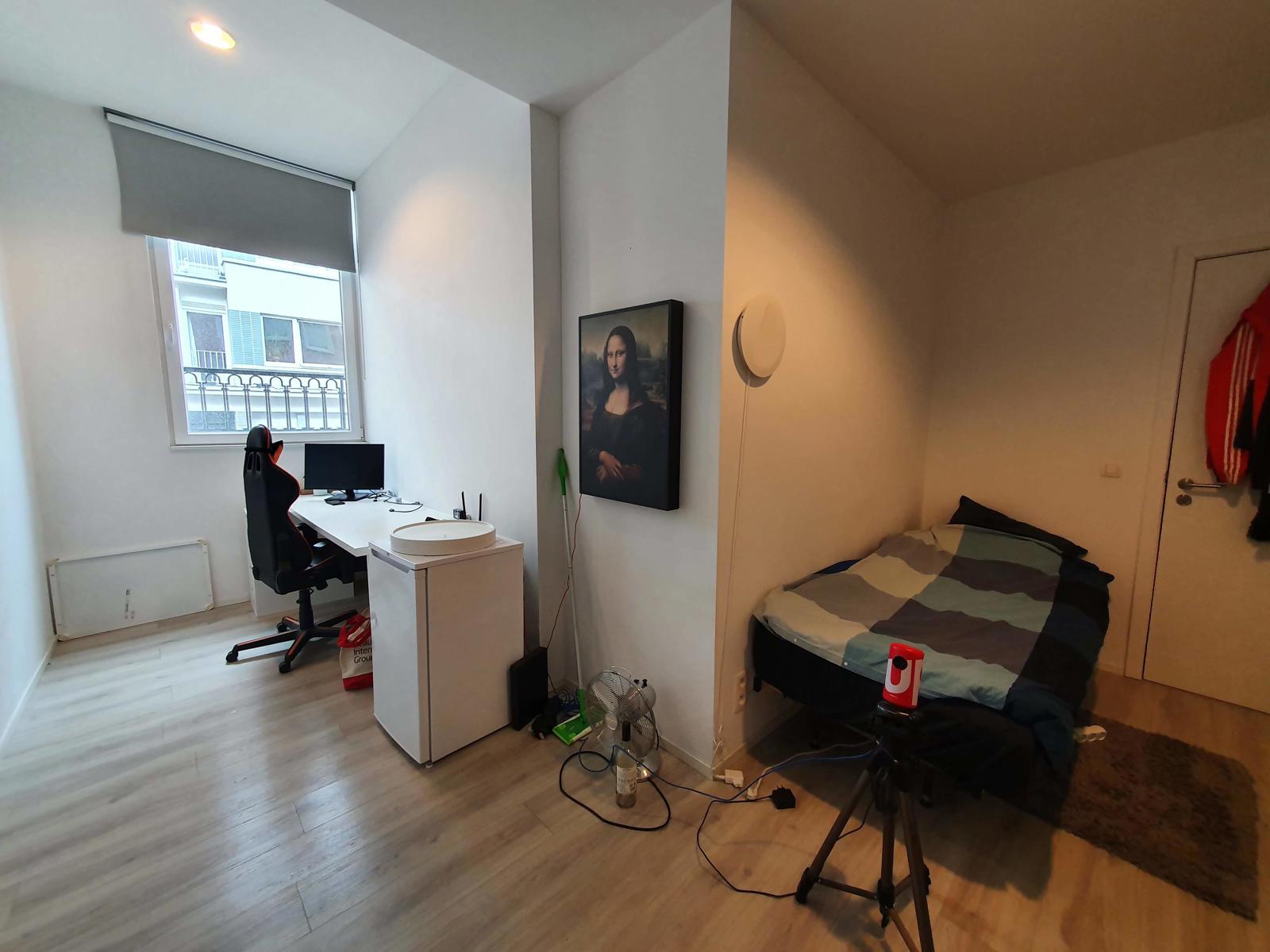 Grote moderne studentenkamer met eigen badkamer - foto 2