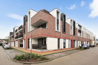 Instapklaar gelijkvloers appartement op fantastische centrale én rustige locatie, in de nabijheid van o.a. Carrefour supermarkt, bakker,...