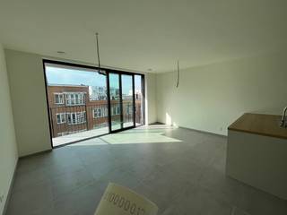Modern nieuwbouwappartement met 2 slaapkamers gelegen aan de Nieuwpoortsesteenweg in het centrum van Oostende, op wandelafstand van winkels,...