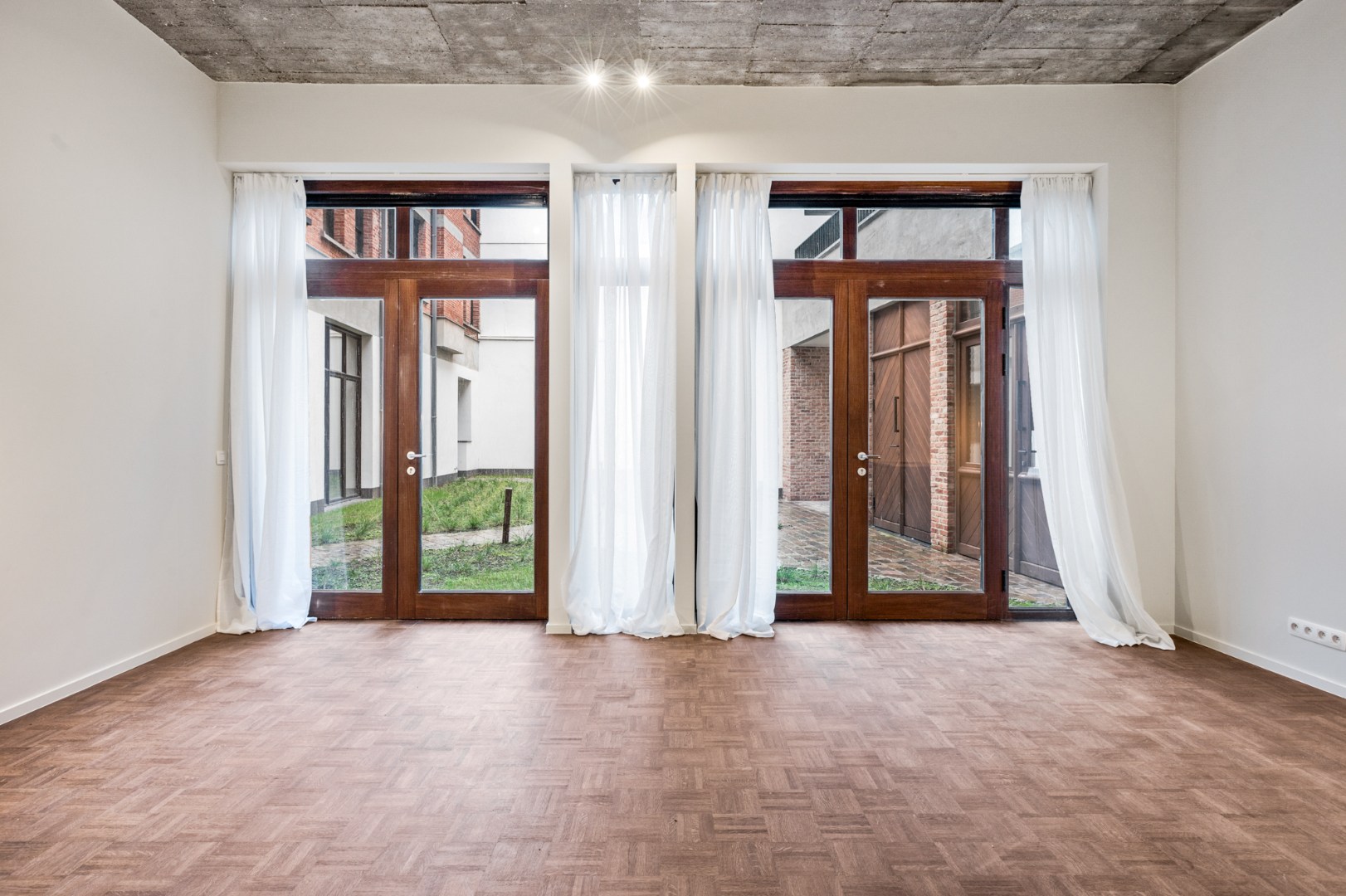 Stijlvol gelijkvloers appartement op absolute toplocatie! - foto 4