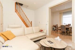 Charmante woning in Gijzegem, 2 à 3 kamers en terrastuin!Te koop in Gijzegem: een zeer goed onderhouden en perfect instapklare woning. Deze bijzonder...