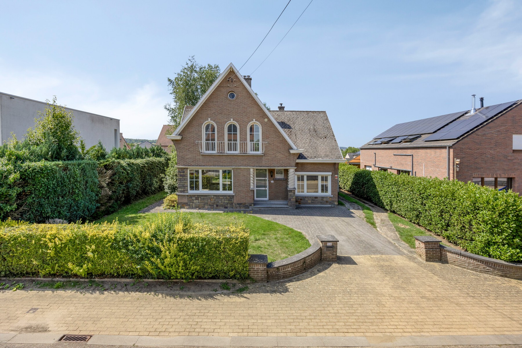 Characterful house with terrace and large garden. - photo 1