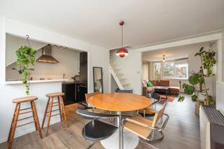 Gezellig dakappartement met 1 slaapkamer in een rustige éénrichtingsstraat op wandelafstand van de Marnixplaats, Stadspark, ... ook nabij het...