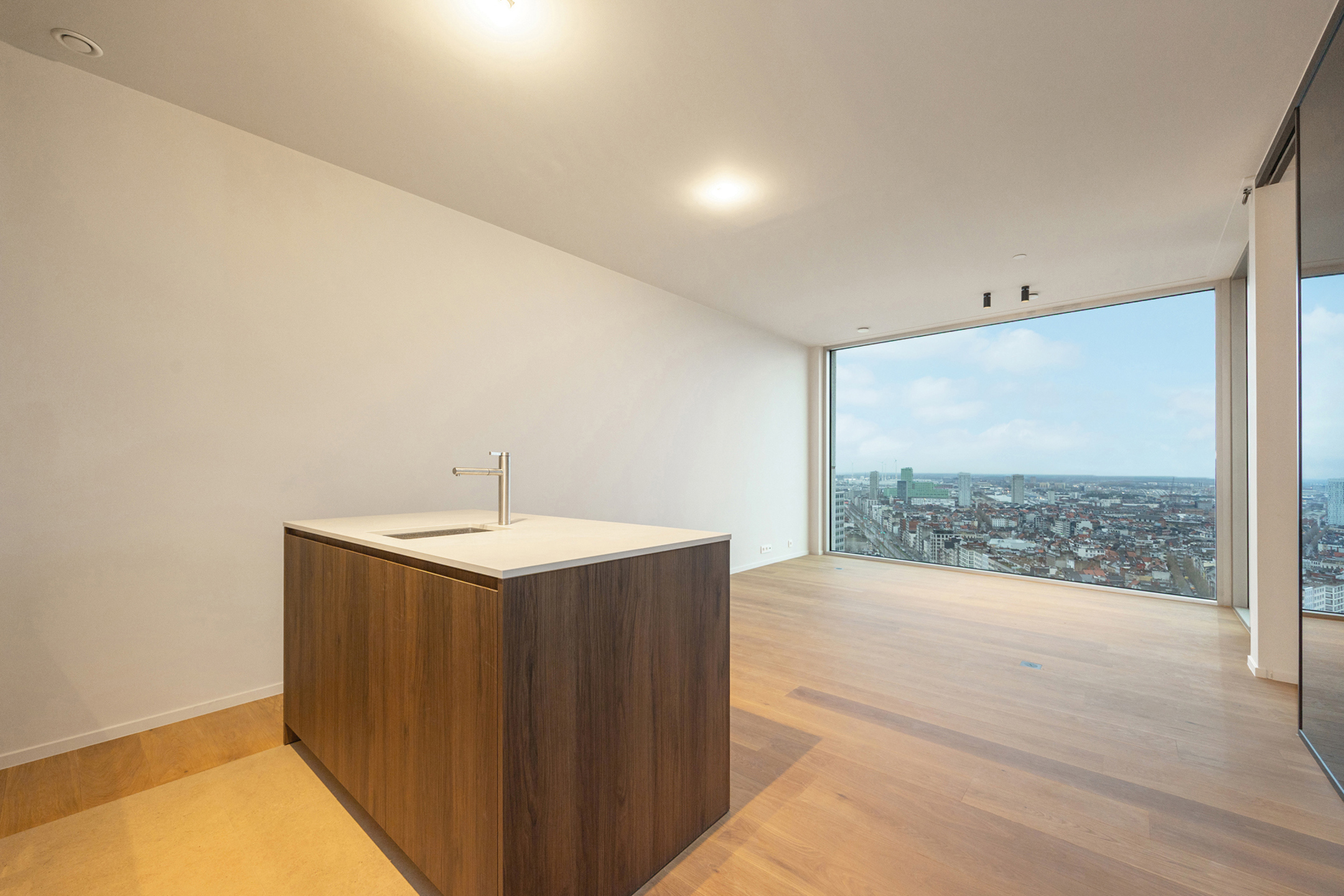 ANTWERPEN - Antwerp Tower  - foto 5