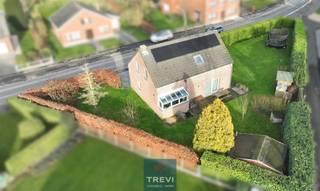 SOUS OPTION Deux Acren, dans un environnement calme et apprécié, une très jolie villa récente (2005) sur un terrain de parfaite dimension (8,6...