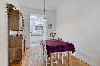 Move-in ready house of approx. 150 m² in excellent condition, located in the heart of Molenbeek. This fully renovated property offers modern...