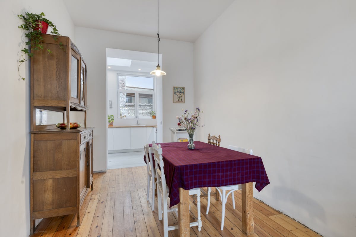 Move-in ready house for sale in Molenbeek! - photo 3