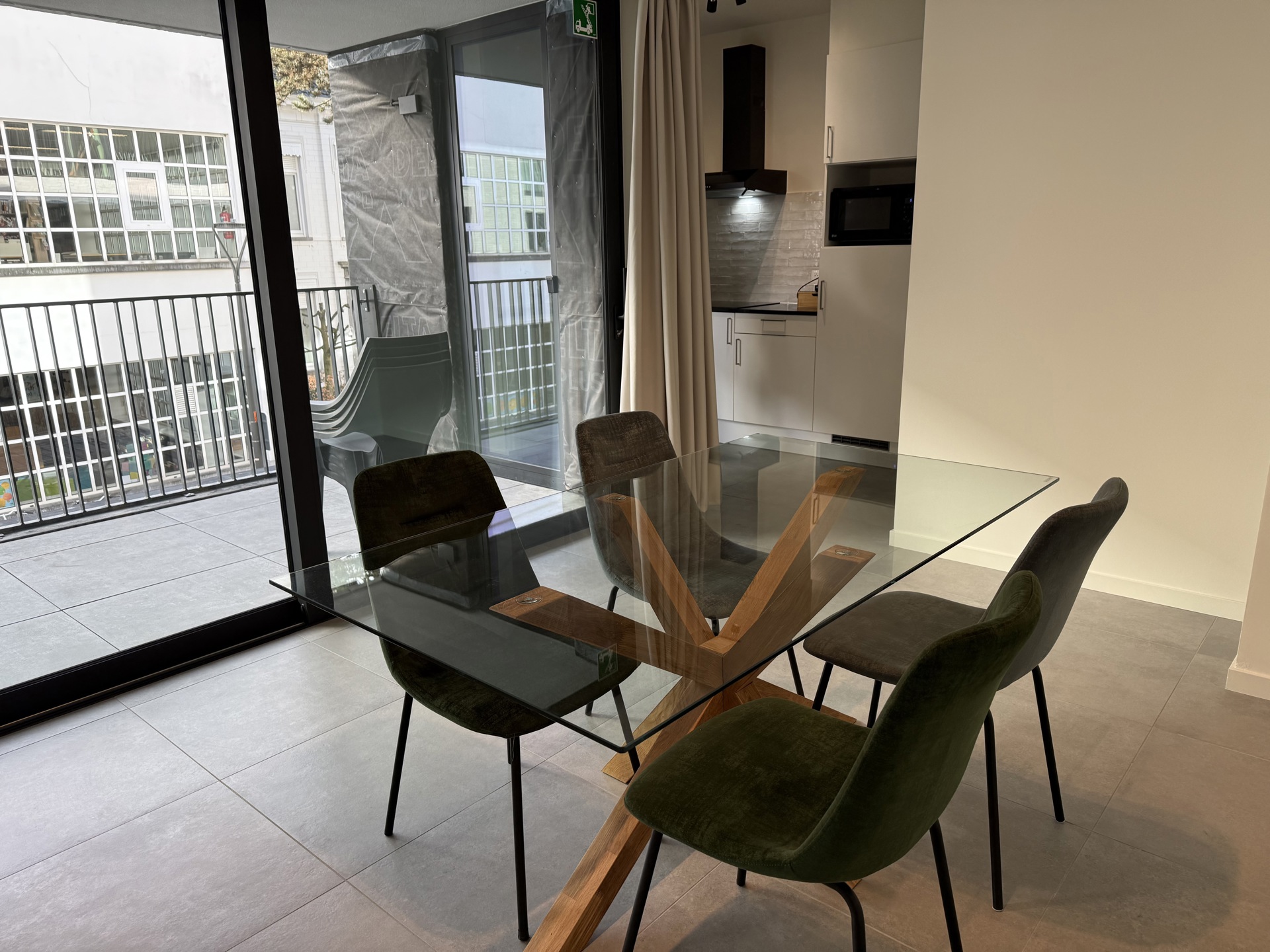 Bemeubeld nieuwbouwappartement met 1 slpk in centrum van Mol - foto 3