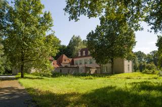 Deze unieke kasteelvilla bevindt zich op een privédomein van 2,7 hectare en heeft een scala aan indrukwekkende eigenschappen te bieden. De...