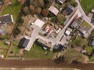 En périphérie de la ville de Torhout, un nouveau projet a été lancé en vue d'un habitat qualitatif et durable. L'ensemble du projet se compose de...