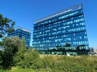 Fenomenaal gelegen kantoor van 625 m² op de tweede verdieping te huur in het prestigieuze kantoorgebouw "Blue Towers" te Gent. Dit unieke...