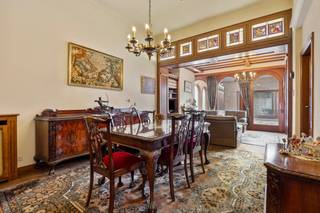 Te renoveren huis te koop in Nielindeling:Gelijkvloerse verdieping:- ruime inkomhal- handelspand/polyvalente ruimte vooraan- eetkamer-...