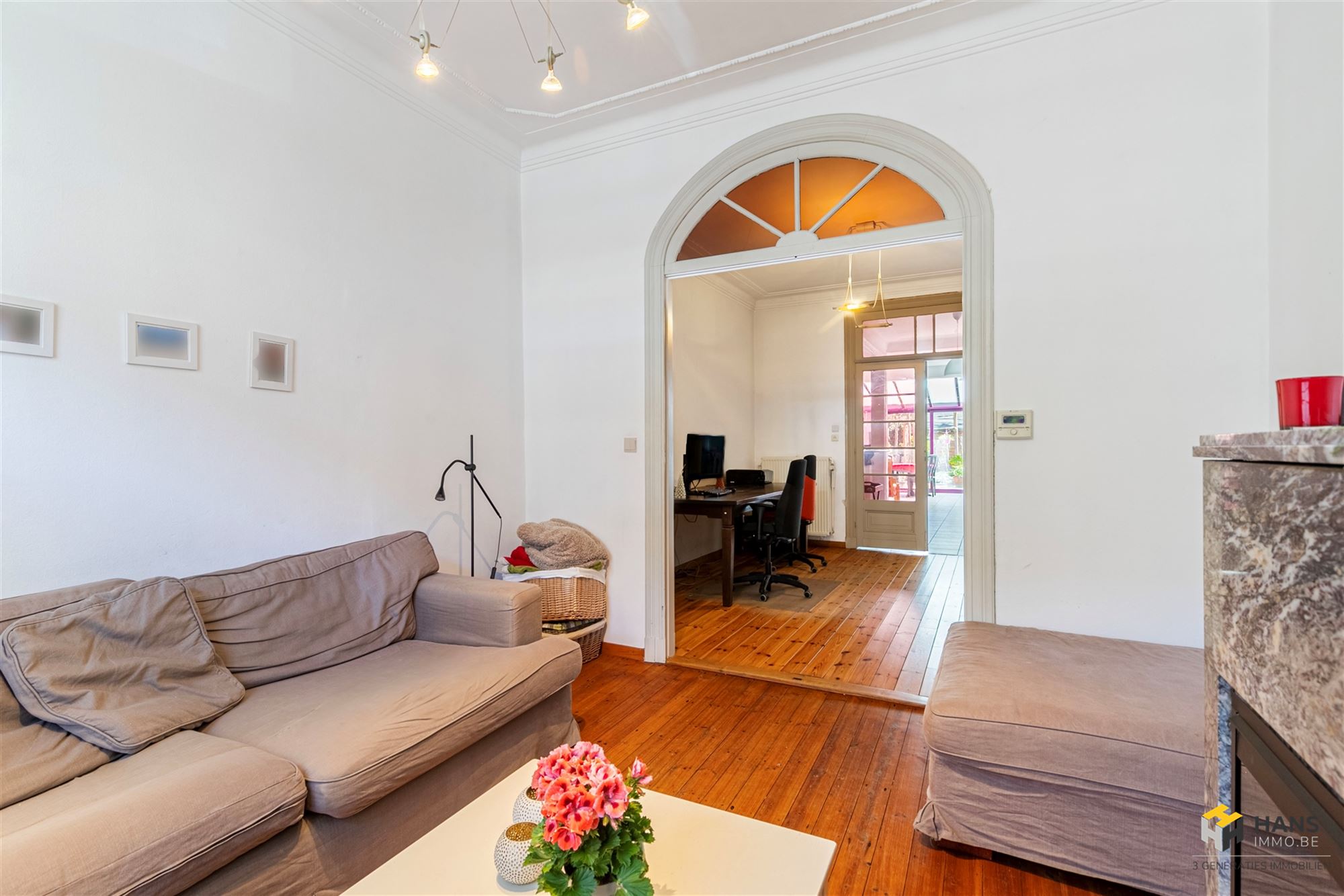 Ruime woning (380 m²) met 5 slaapkamers en 2 badkamers in Mortsel. - foto 4