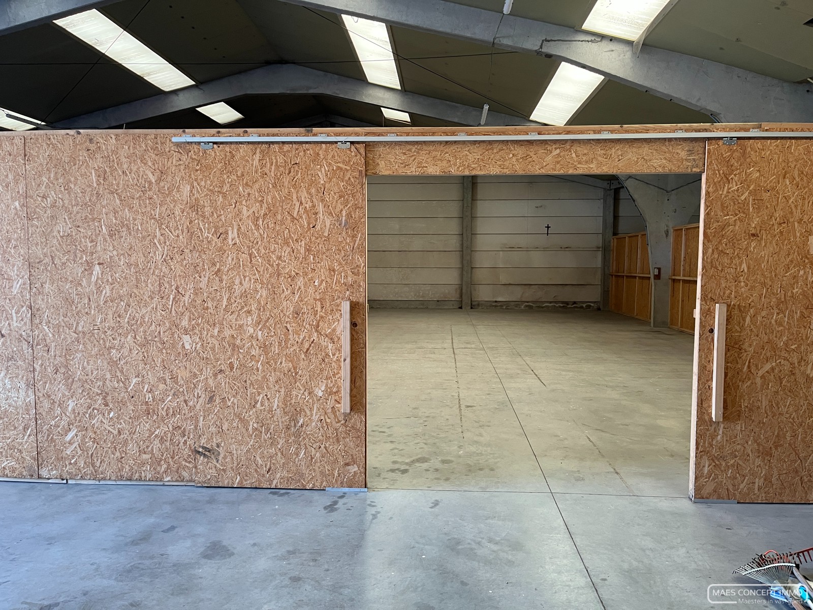 Magazijnruimte met bureel te huur in Olsene- 200 m² - photo 4