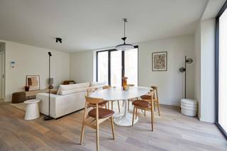 Roeselare-centrum: 40 appartementen in de Wortelstraat  zijn zeer gunstig georiënteerd. <br />Vanaf 2021 is er 6% mogelijk bij aankoop van een nieuwbouwwoning onder bepaalde voorwaarden.<br /><br />Het appartement is voorzien van een aangenaam tuintje en 3 slaapkamers.<br />In deze woonunit zal u dat ultieme comfortgevoel ervaren dankzij de kwaliteitsvolle afwerking en de grote raampartijen.<br /><br />Extra troeven :<br />- grote raampartijen<br />- ondergrondse parking<br />- meerdere fietsenstallingen<br />- zeer rustig binnengebied<br />- kwaliteitsvolle afwerking<br />- unieke ligging<br />- her aanleg Wortelstraat<br /><br />Bel ons vrijblijvend op voor een bezoek en info. Wij begeleiden u graag met de glimlach op zoek naar uw droomwoning &amp; commercieel pand.<br />T. 051 62 40 40