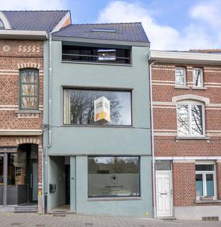 Immeuble de rapport rénové comprenant 3 entités – centre de DilbeekCet immeuble de rapport, situé dans le centre de Dilbeek, offre une excellente...