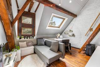 Deze studentenwoning met mooie, authentieke gevel telt 8 gekende studentenkamers met conformiteitsattest tot 2031. We bevinden ons op een...